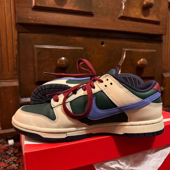 Nike Dunks - Picture 4 of 8